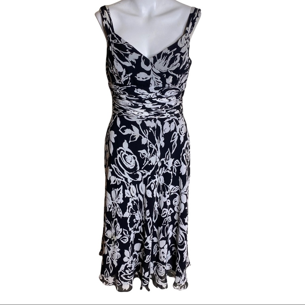 Ann Taylor Sleeveless Black Gray Floral 100% Silk Dress